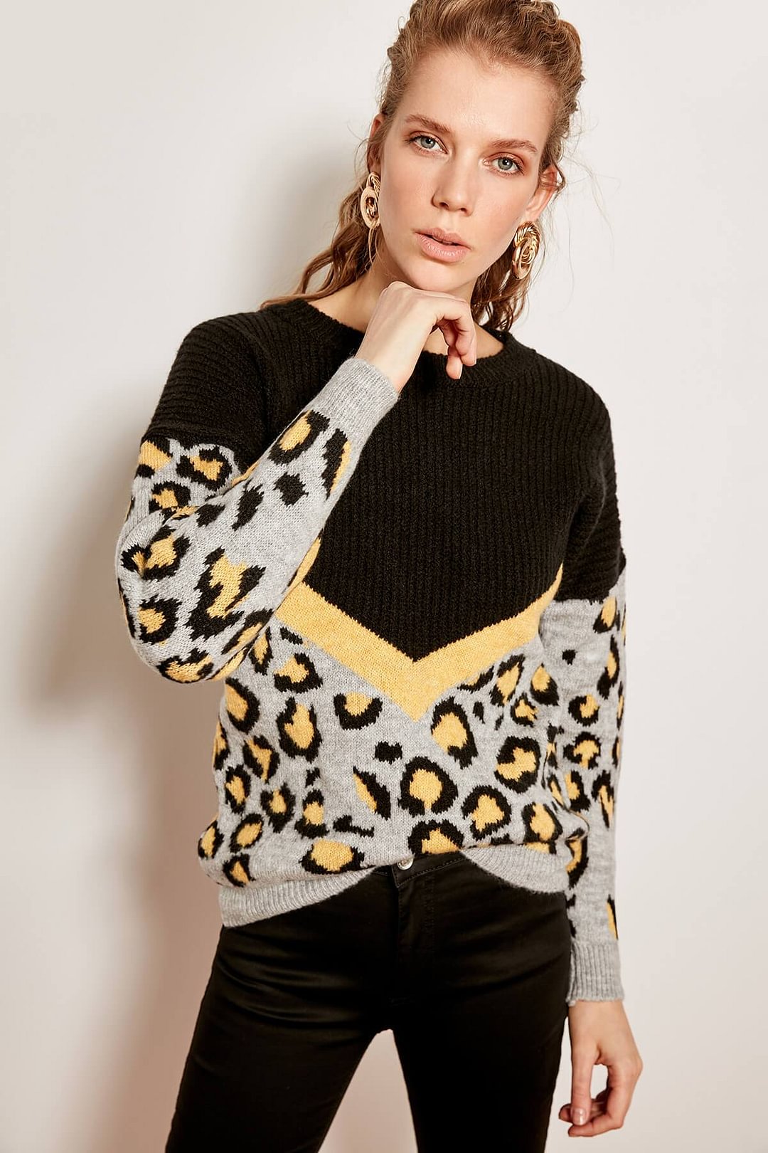 Trendy Leopard Pattern Knitted Sweater