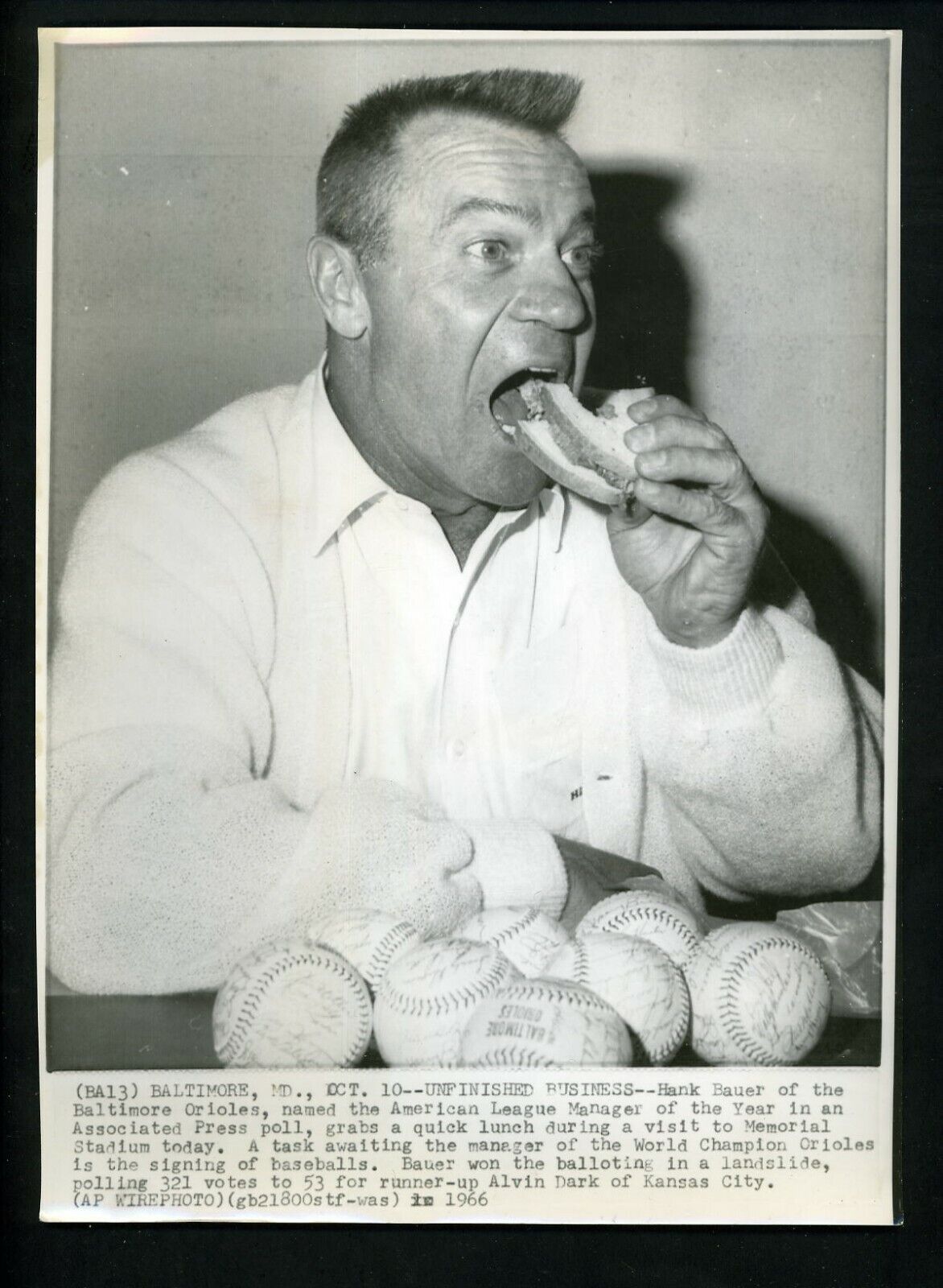 Hank Bauer Manager of the Year & 1966 World Series Press Photo Poster painting Baltimore Orioles