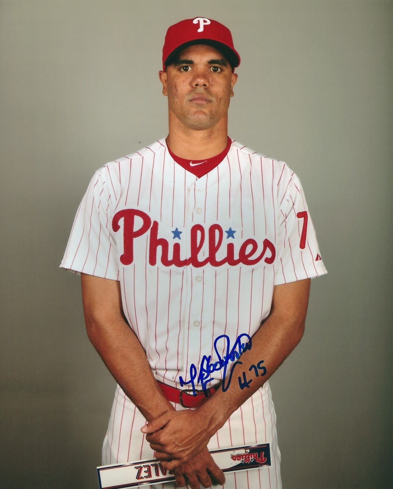 Signed 8x10 MIGUEL GONZALEZ Philadelphia Phillies Autographed Photo Poster painting - COA