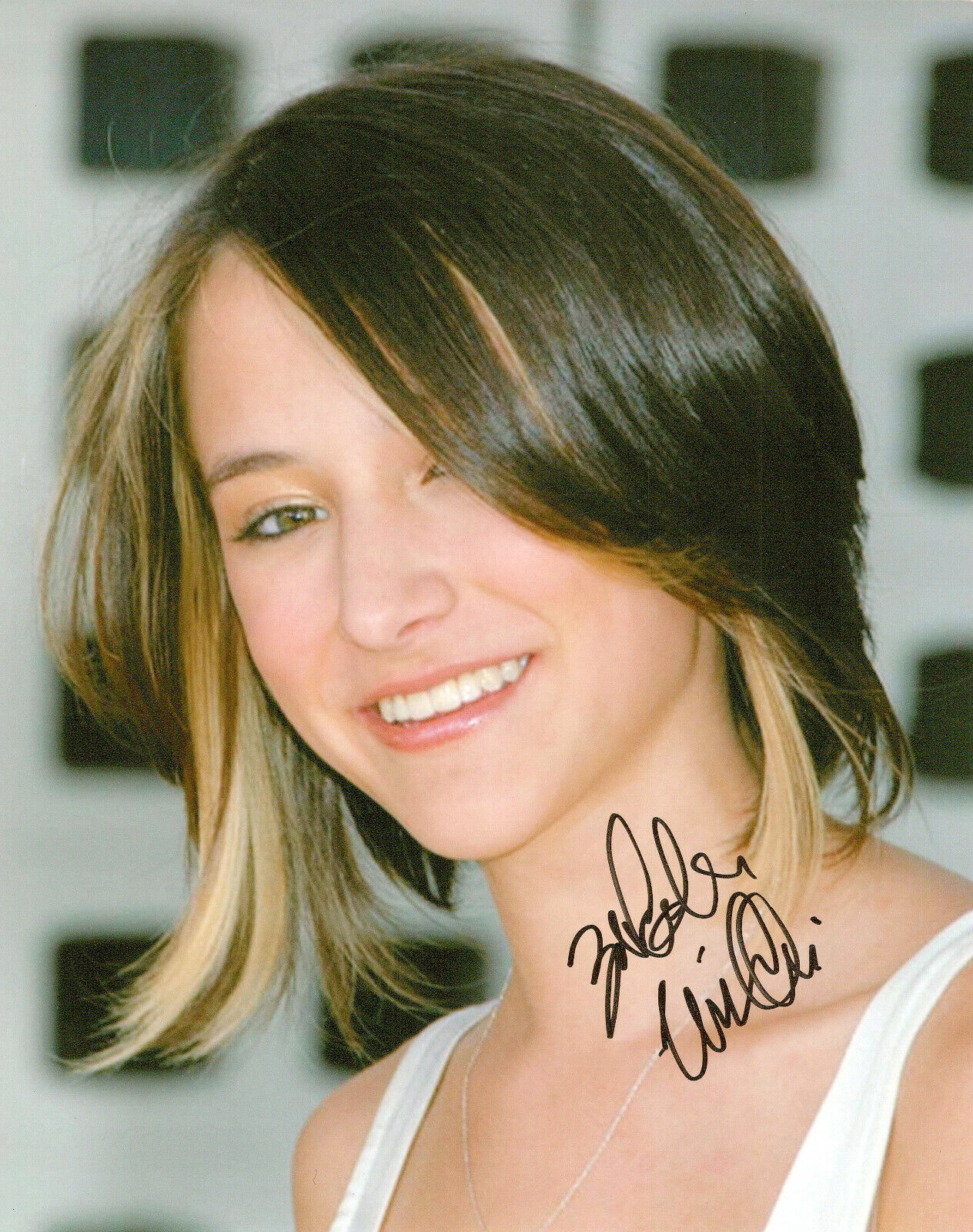 Zelda Williams glamour shot autographed Photo Poster painting signed 8x10 #9