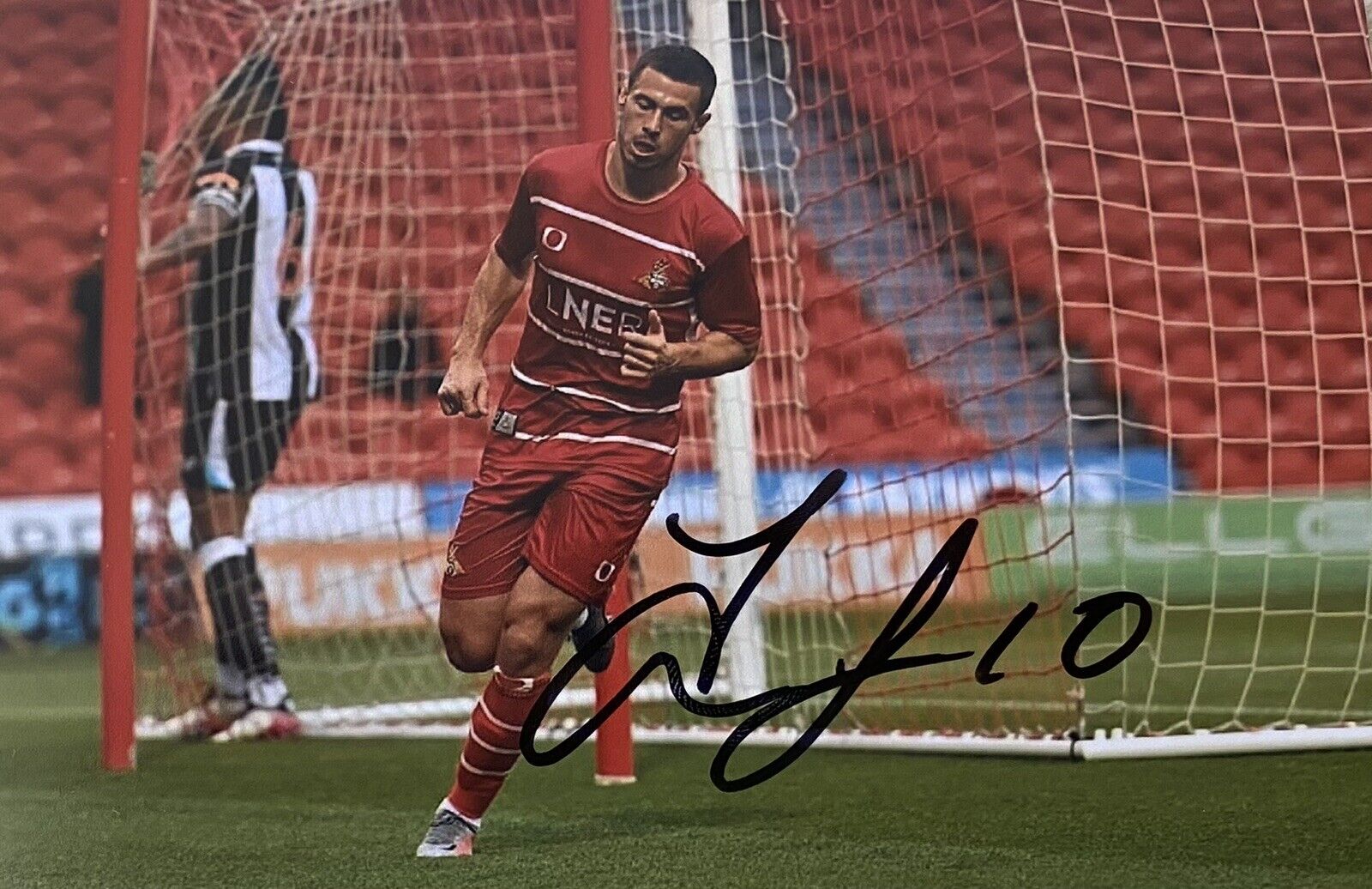 Tommy Rowe Genuine Hand Signed Doncaster Rovers 6X4 Photo Poster painting