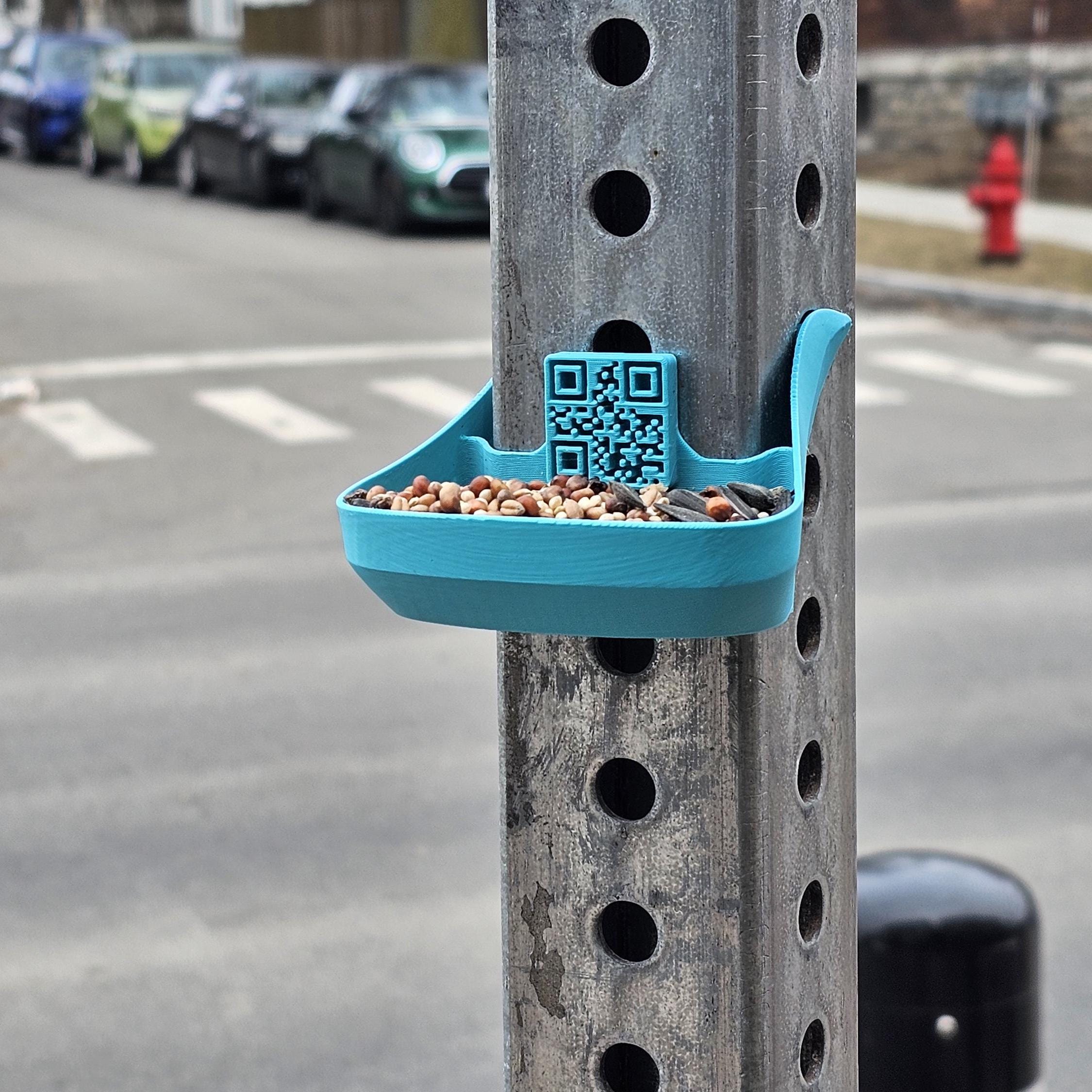QR Code Bird Feeder – Snap-On Street Sign & Stop Sign Post Mount