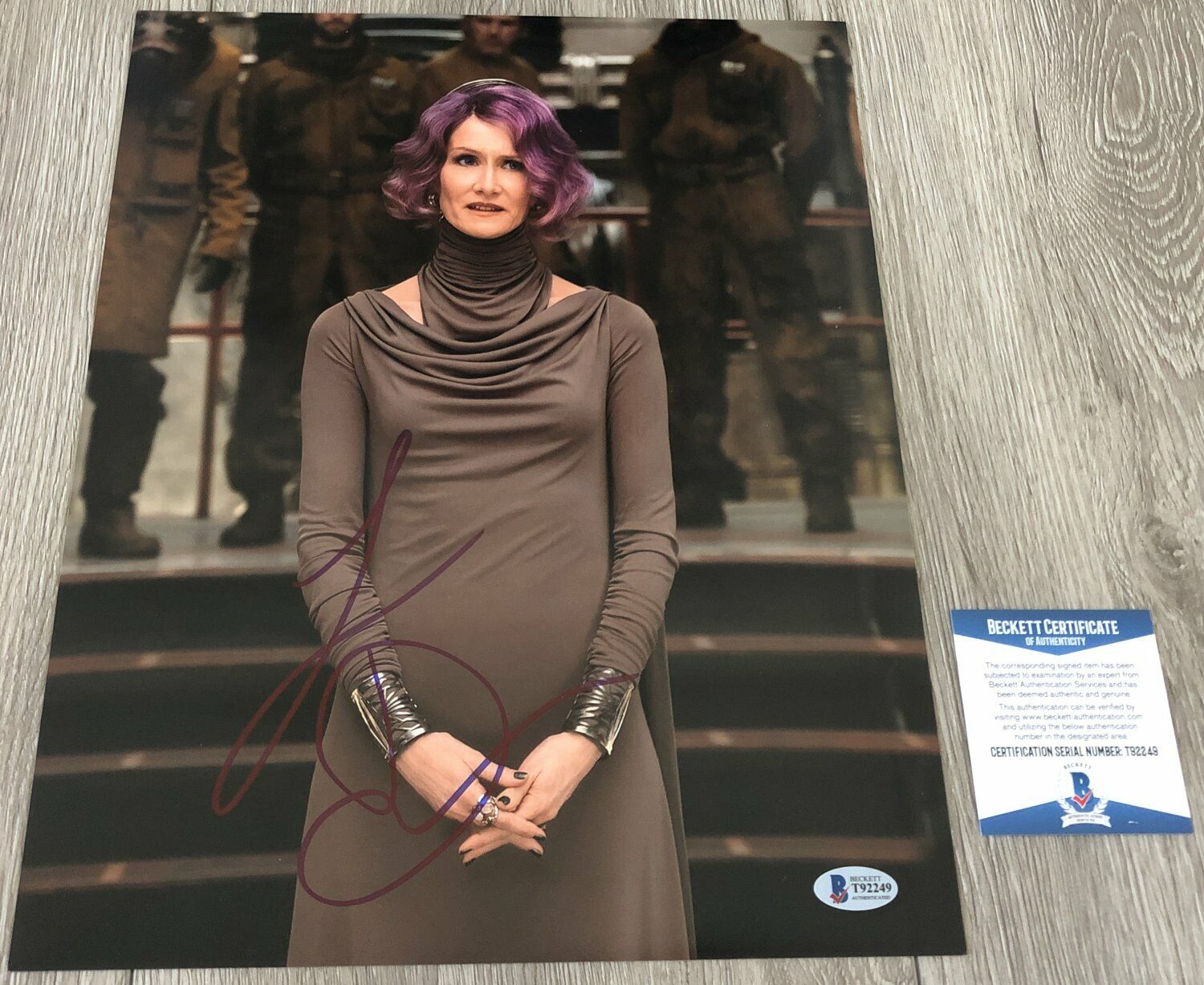 LAURA DERN SIGNED STAR WARS THE LAST JEDI 11x14 Photo Poster painting w/PROOF & BAS BECKETT COA