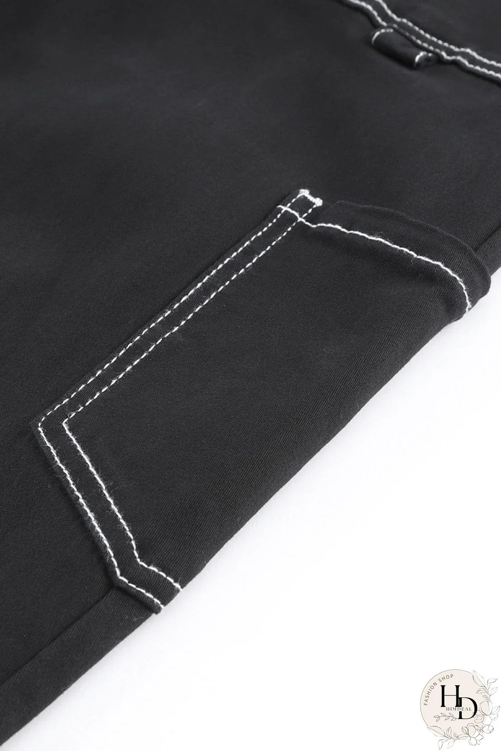 Streetwear-Inspired Black Cargo Pants