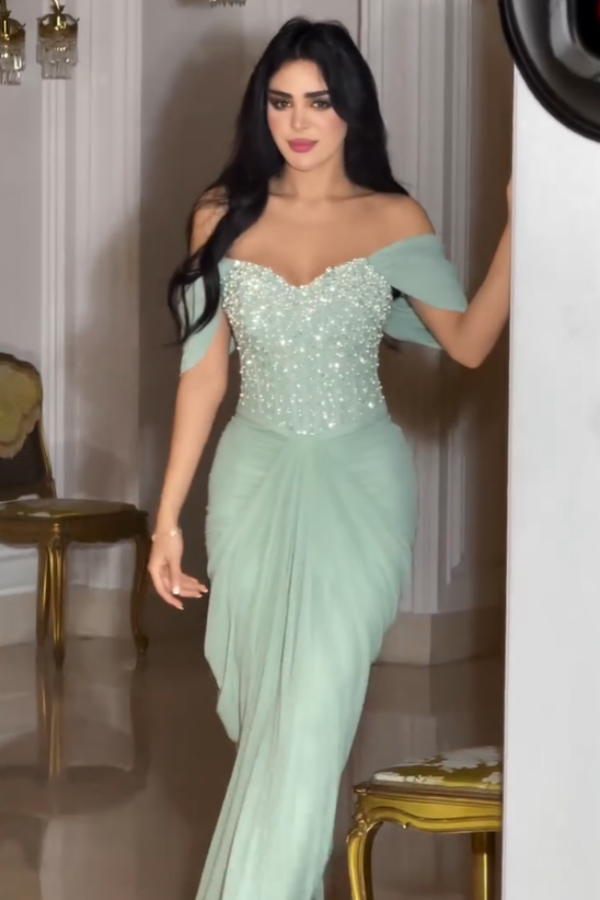 Lisliy Shining Beaded Off-The-Shoulder Chiffon Prom Dress 