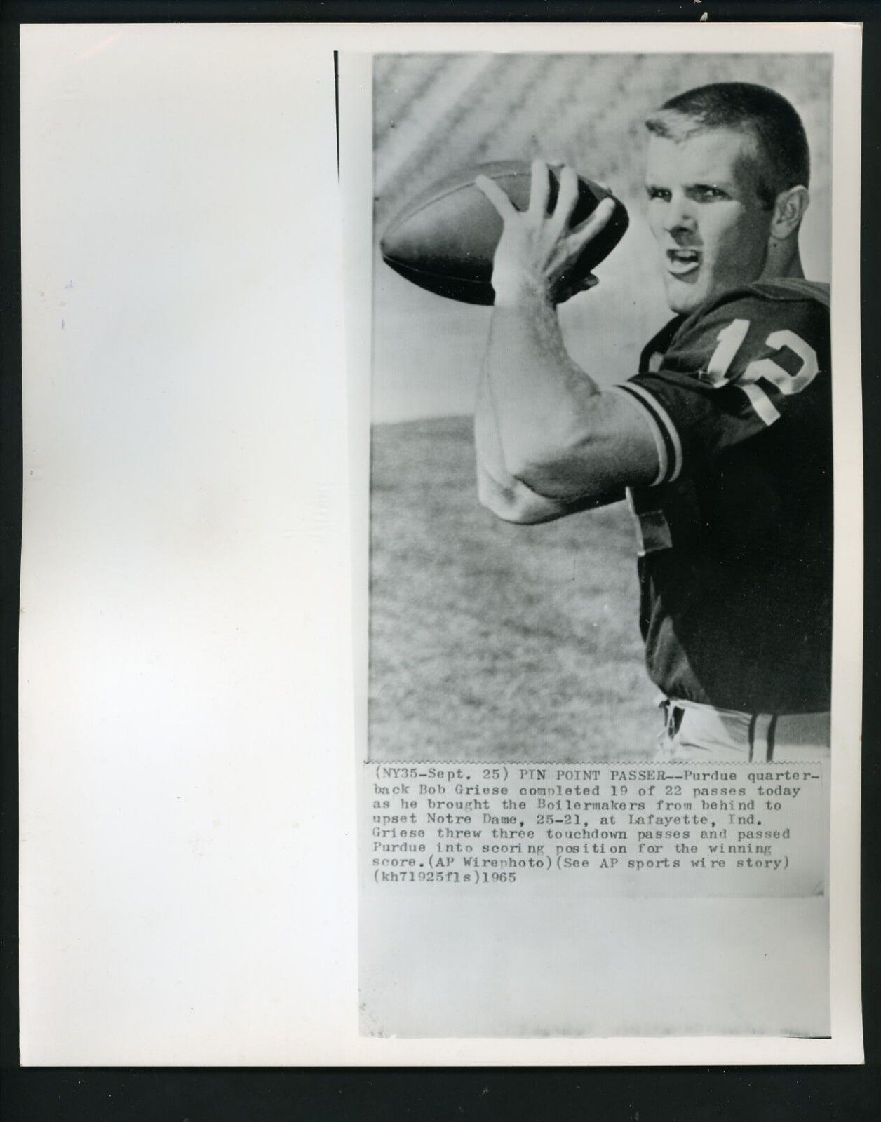 Bob Griese passes Purdue Boilermakers to win over Notre Dame 1965 Press Photo Poster painting