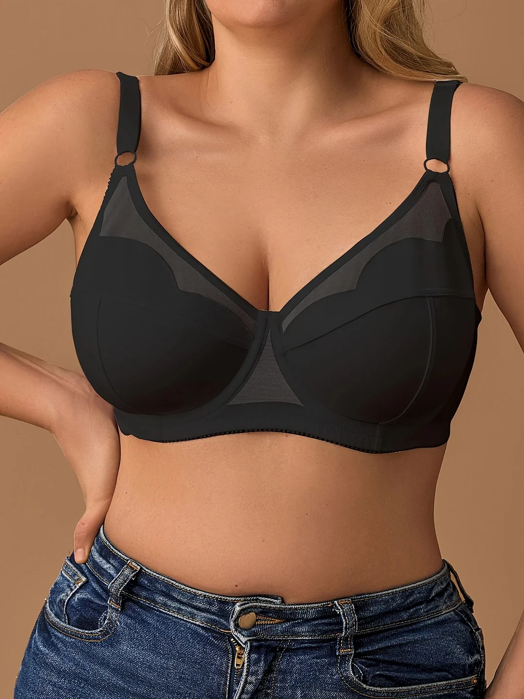 Elegancki biustonosz push-up w dużym rozmiarze