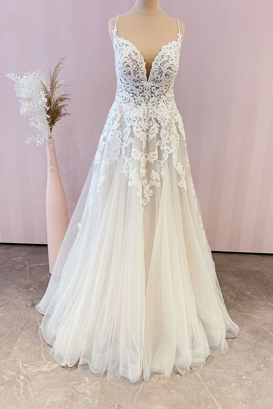 Charming Tulle Spaghetti Straps A-Line Floor-length Wedding Dress With Appliques Lace | Ballbellas Ballbellas