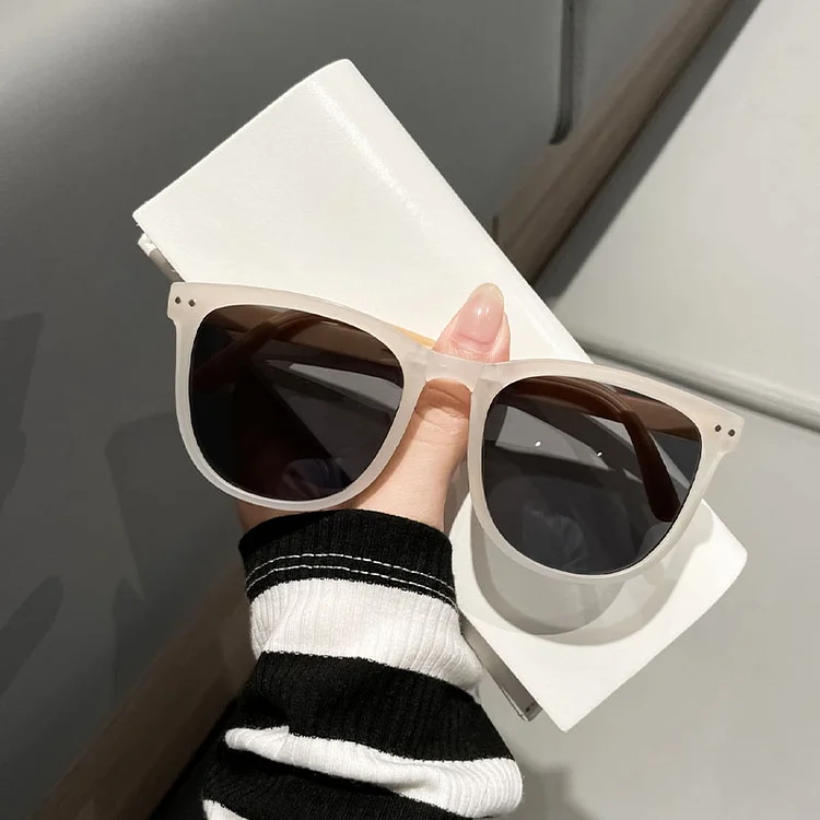 Kakacloud New Folding Fashion Women's Sunglasses Retro Small Ellipse Sunshade Sun Glasses Men's Sports Eyewear UV400 Gafas De Sol