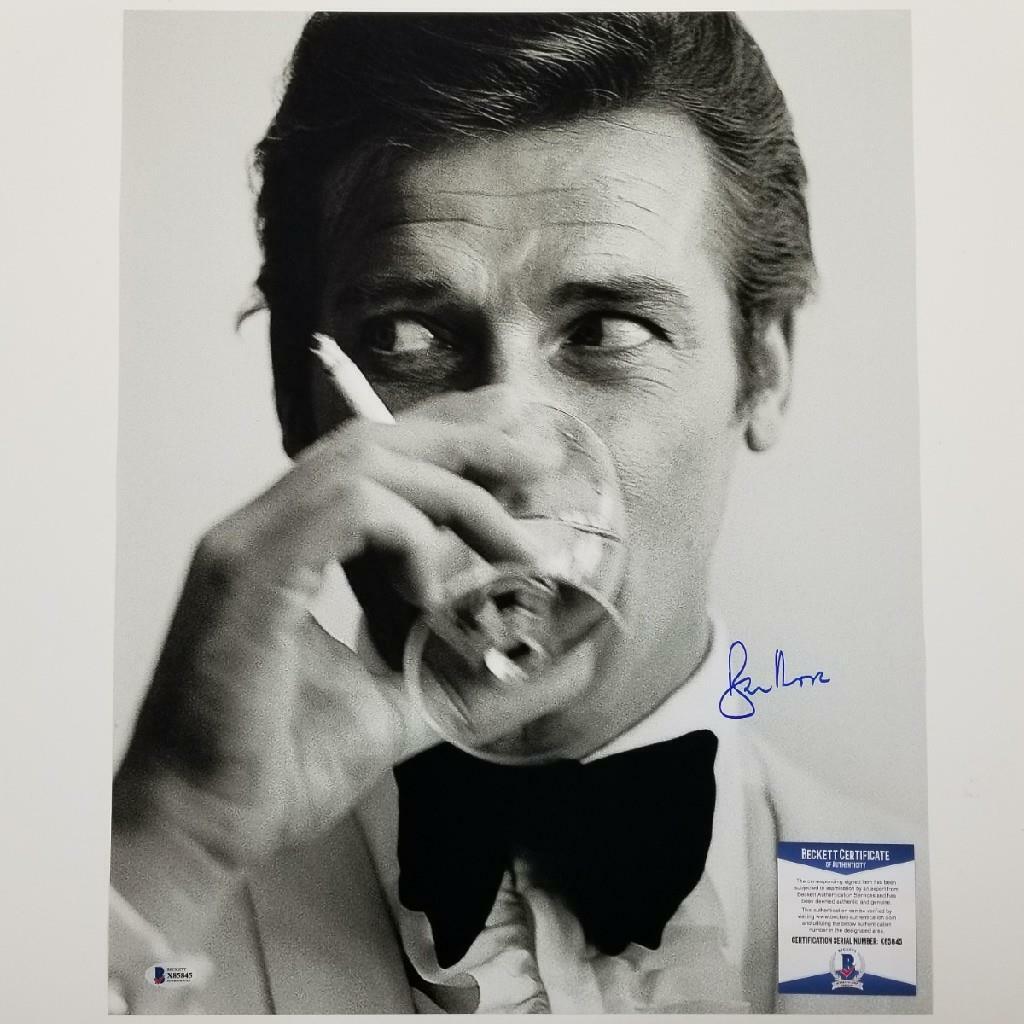 Roger Moore 007 James Bond signed 16x20 Photo Poster painting #4 Autograph ~ Beckett BAS COA