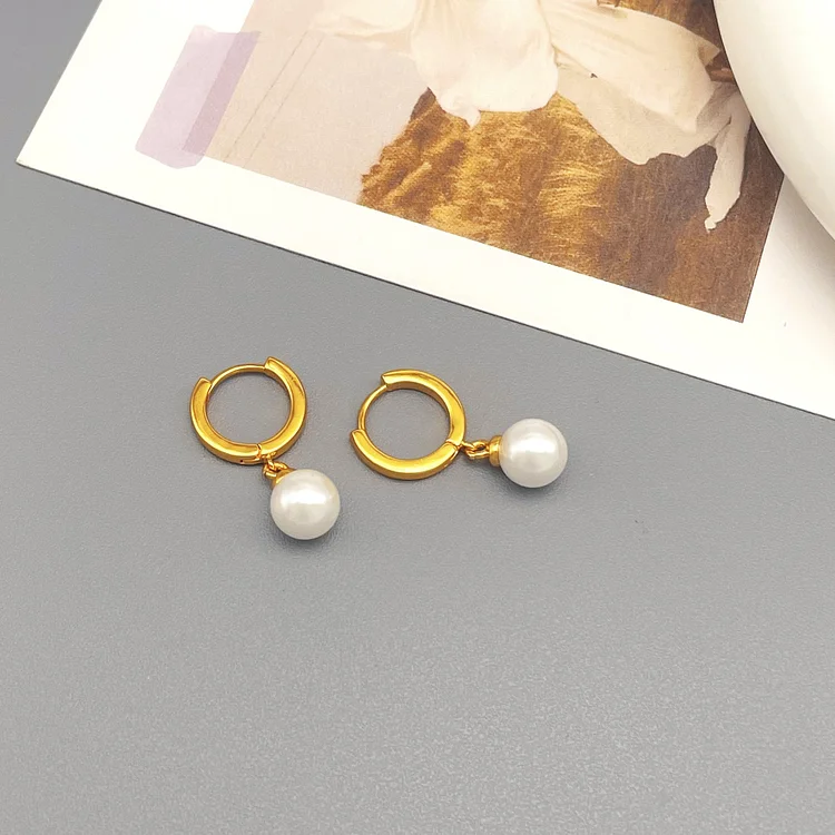 Vintage Minimalist Pearl Ear Buckle