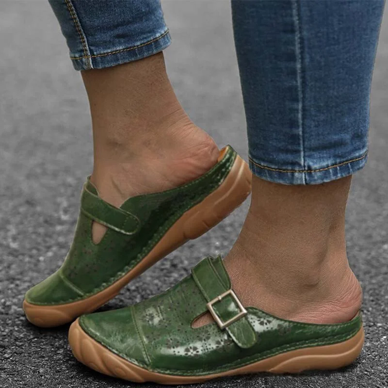 Women Sandals Buckle Retro Style Women Flat Sandals Rubber Shoes 2021Comfortable Hollow out flowers Leather Slides Outdoor Shoes