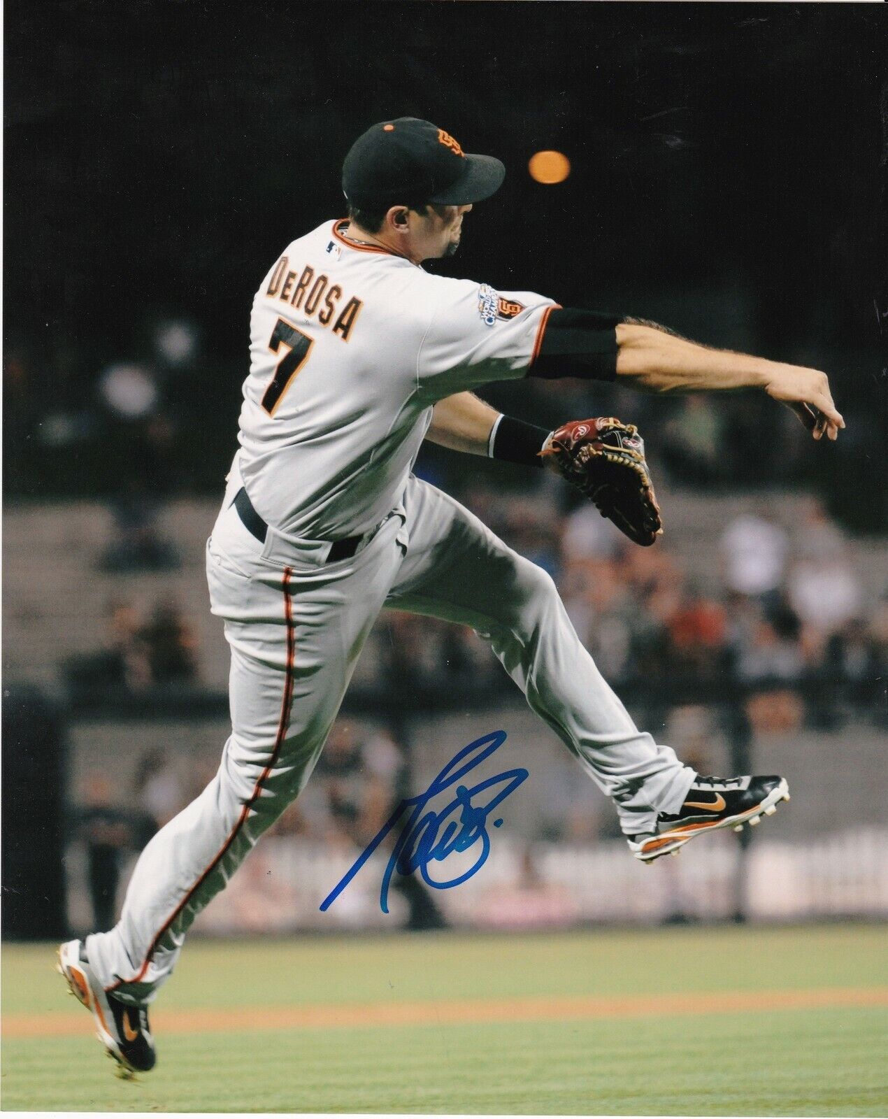 MARK DEROSA SAN FRANCISCO GIANTS ACTION SIGNED 8x10