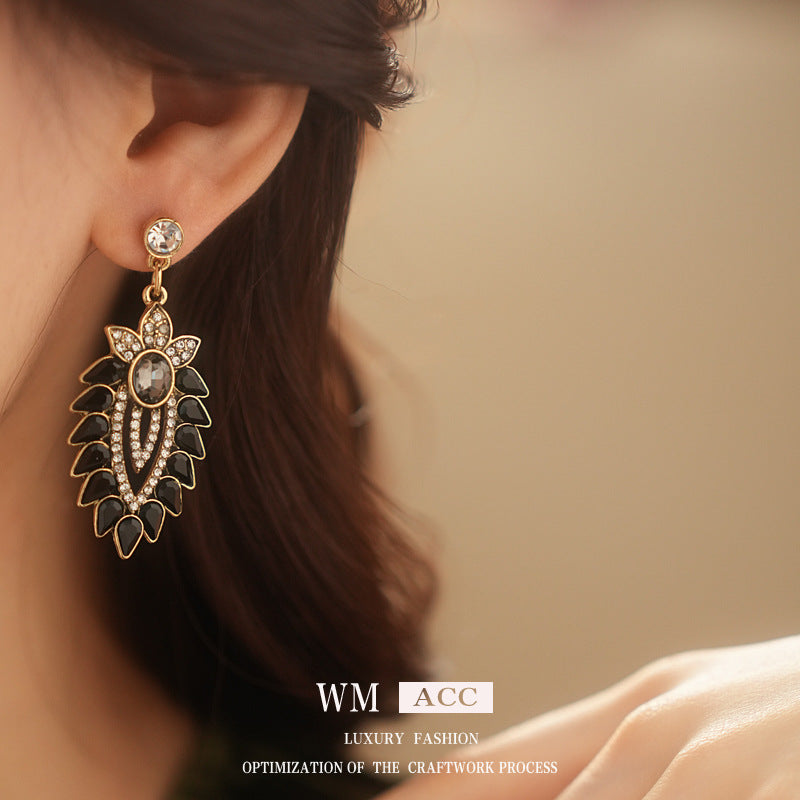 Medieval Leaf Geometric Leaf Alloy Oil Dripping Earrings