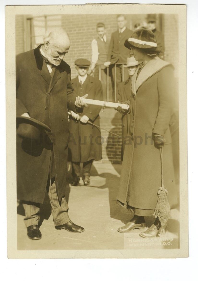 Viola Lewis - Distinguished Farmer 1913 - Early 1900s Press Photo Poster painting w/ Sec of Agr.