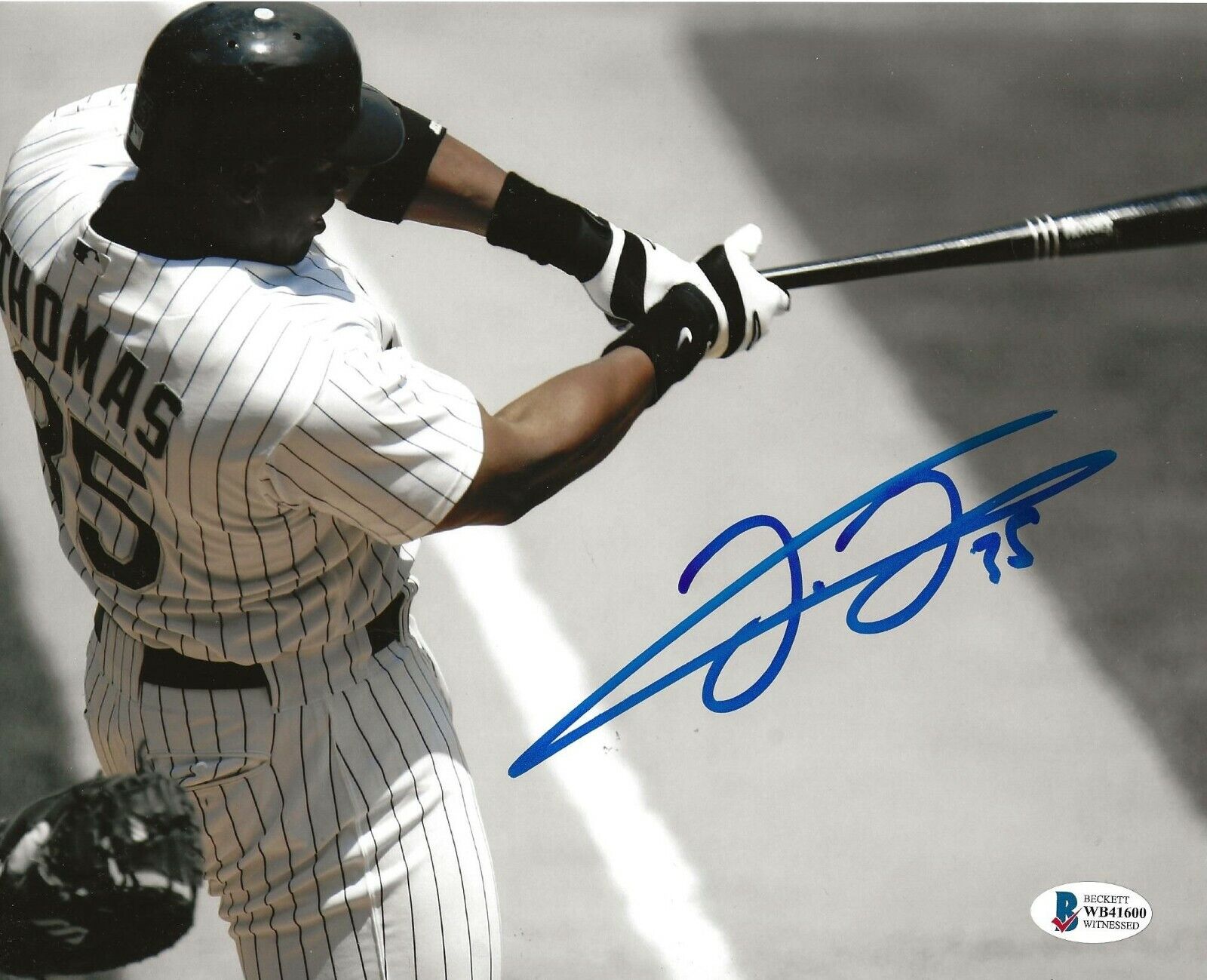 Frank Thomas signed Chicago White Sox Spotlight 8x10 Photo Poster painting Beckett Witnessed