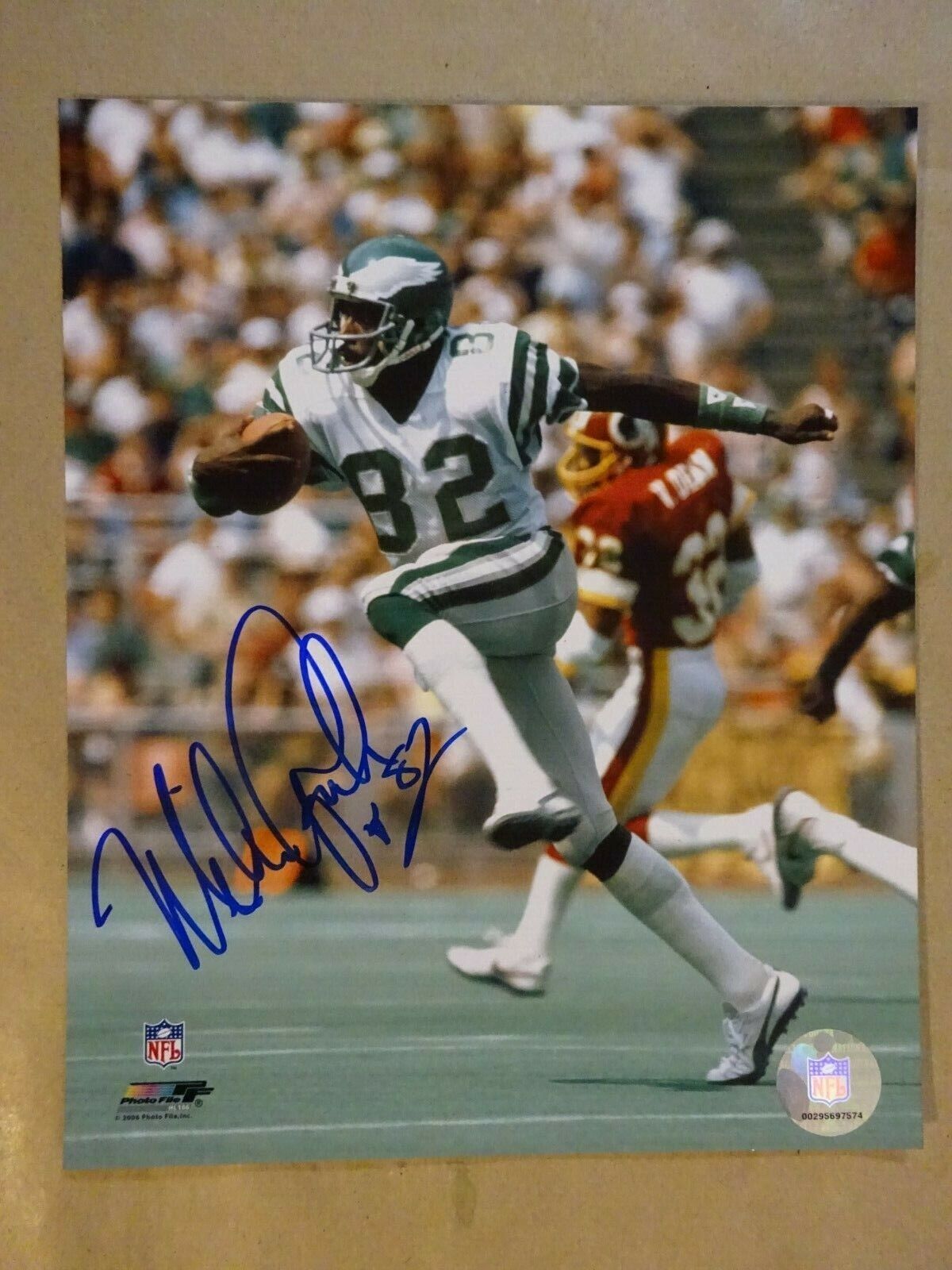 Autographed MIKE QUICK Signed 8x10 Photo Poster paintinggraph Philadelphia Eagles