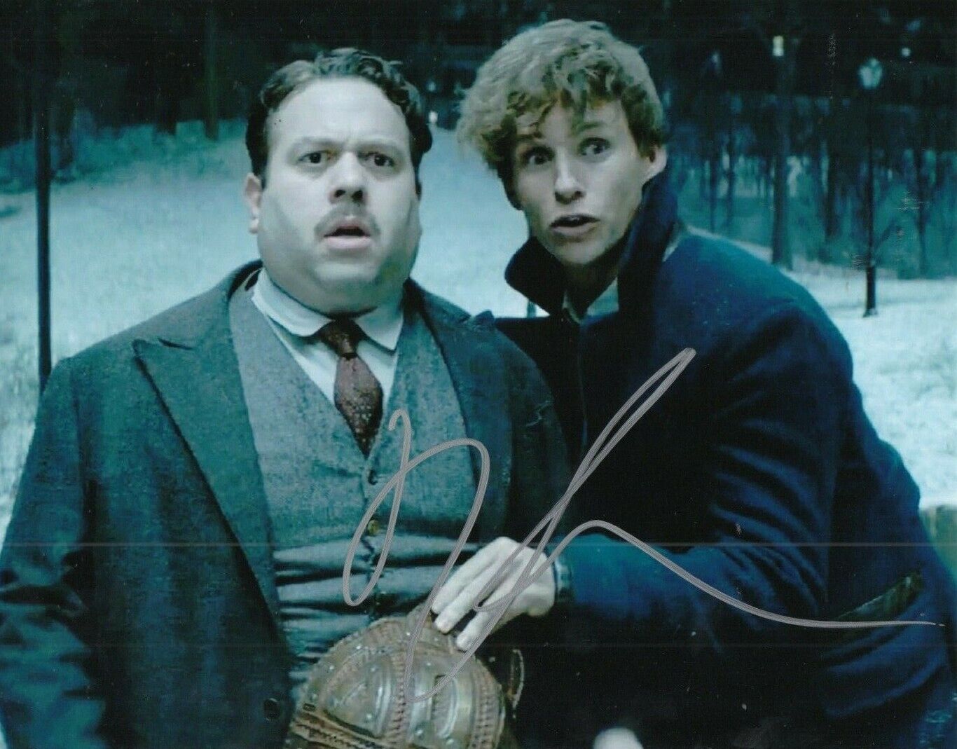 DAN FOGLER signed (FANTASTIC BEASTS: THE CRIMES OF GRINDELWALD) 8X10 W/COA #3