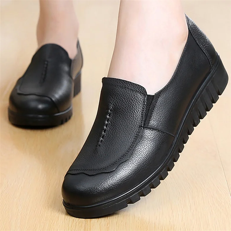 Breakj leather shoes women big size4.5-9 round toe designer flatshoes women hard-wearing light loafers spring/autumnE010