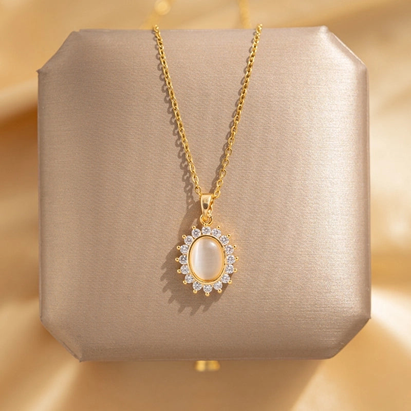 Elegant Leaf Heart Shape Lock 304 Stainless Steel Copper Rhinestones Zircon 18K Gold Plated K Gold Plated Plating Inlay Pendant Necklace