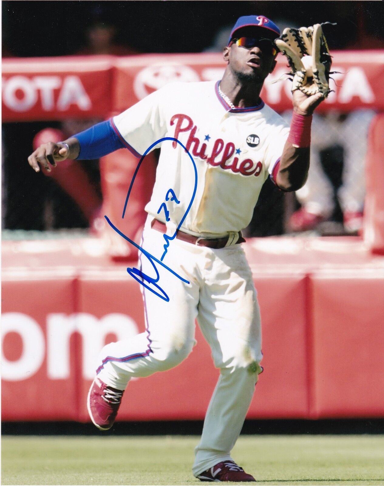 ODUBEL HERRERA PHILADELPHIA PHILLIES ACTION SIGNED 8x10