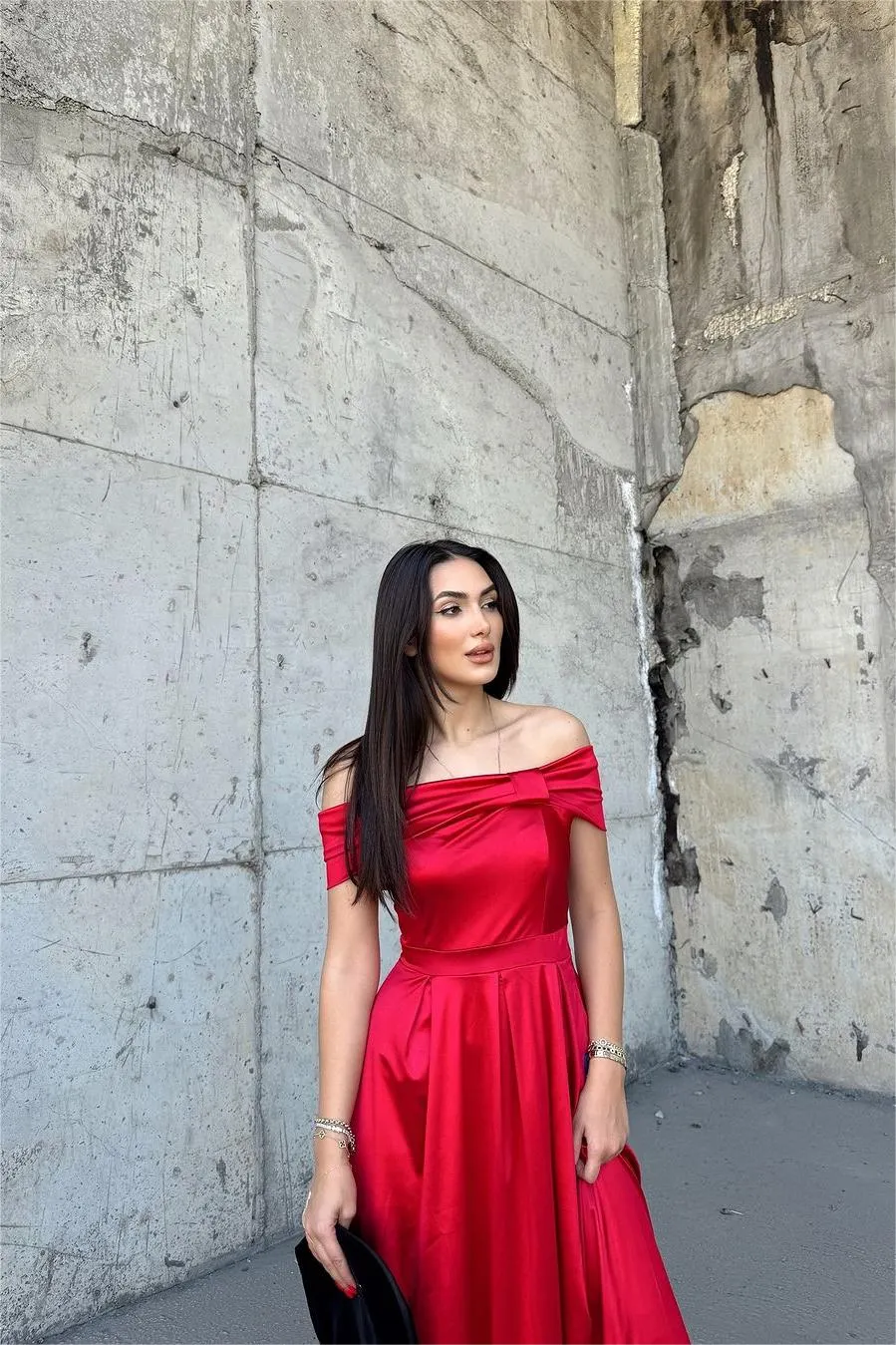 Daisda Glamorous Red Satin Strapless Off the Shoulder Pleated Long Prom ...