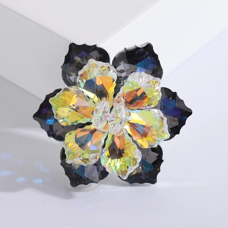 Sweet Pin Flower Alloy Inlay Artificial Crystal Women’s Brooches