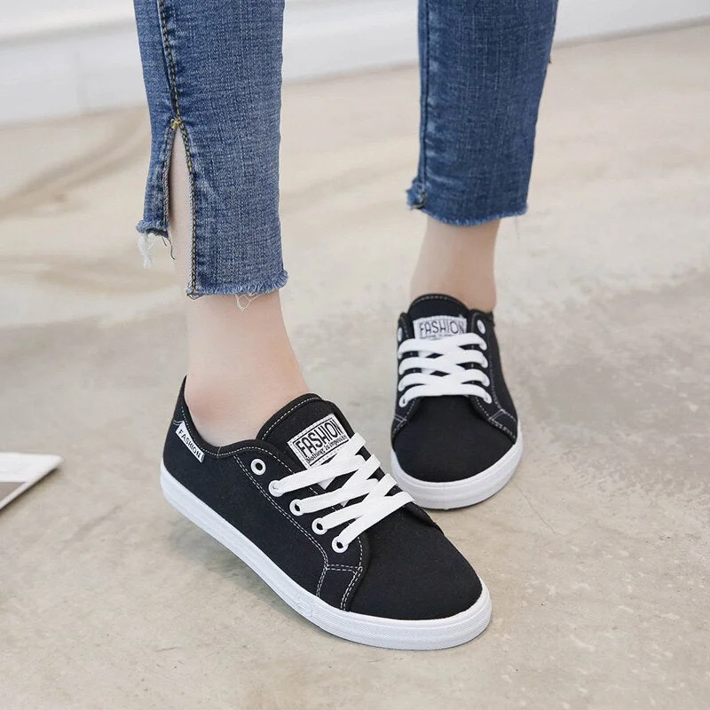 2018 High quality brand women flats shoes Fashion round head superstar footwear female designer black womens casual shoes