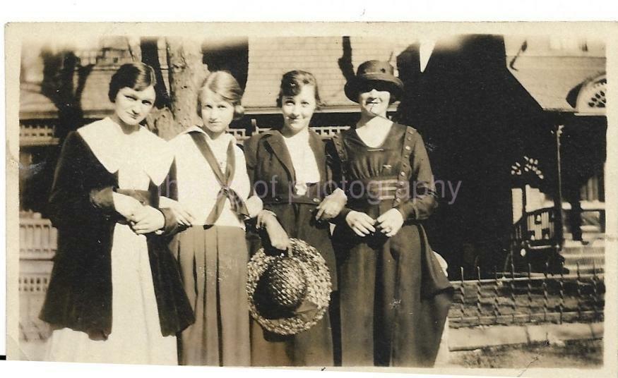 Vintage FOUND ANTIQUE Photo Poster paintingGRAPH bwOriginal WOMEN Portrait 07 4 U