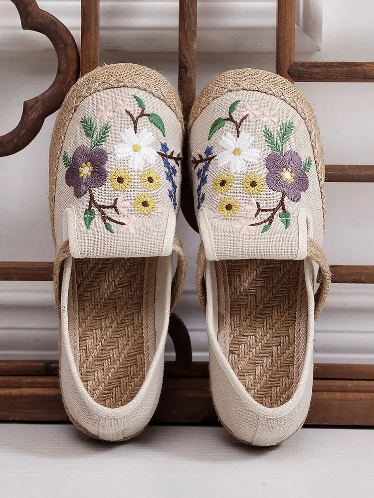 Scarpe estive piatte in cotone con ricamo artistico da donna