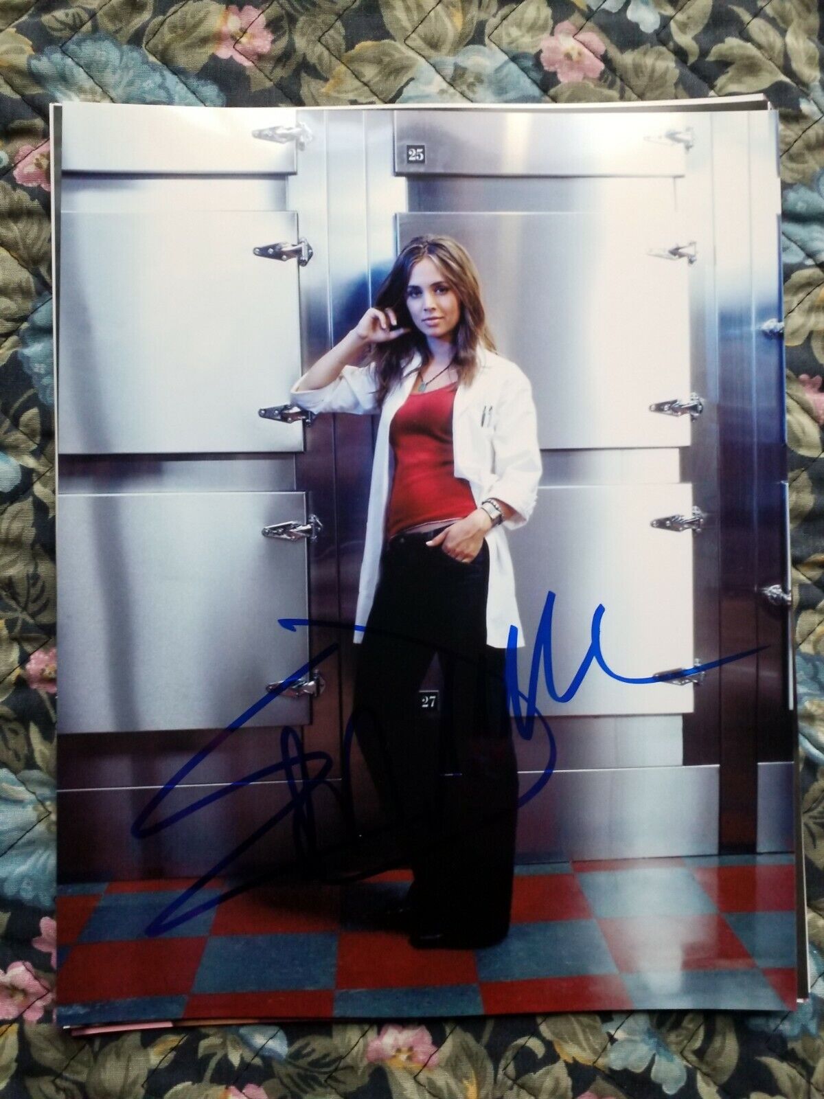 Autographed Eliza Dushku Authentic Signed 8 x 10 Photo Poster painting Very Nice