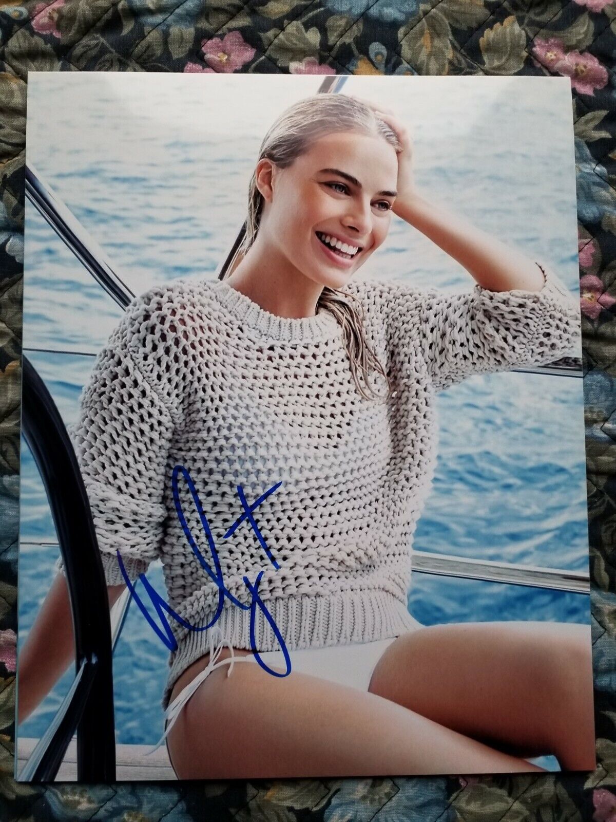 Autographed Margot Robbie Authentic Signed 8 x 10 Photo Poster painting Really Nice