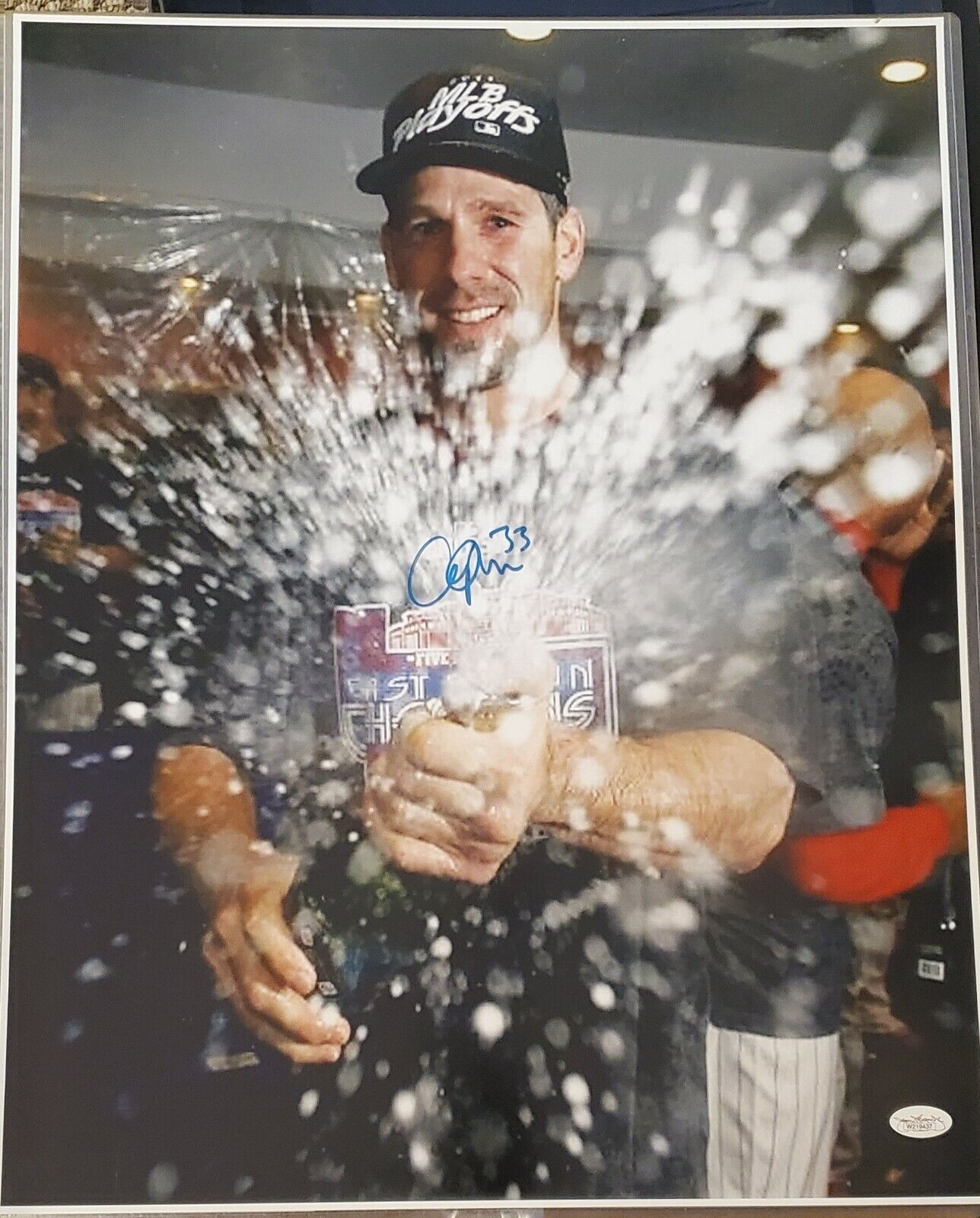 Autographed 16X20 CLIFF LEE Philadelphia Phillies Photo Poster painting - JSA COA