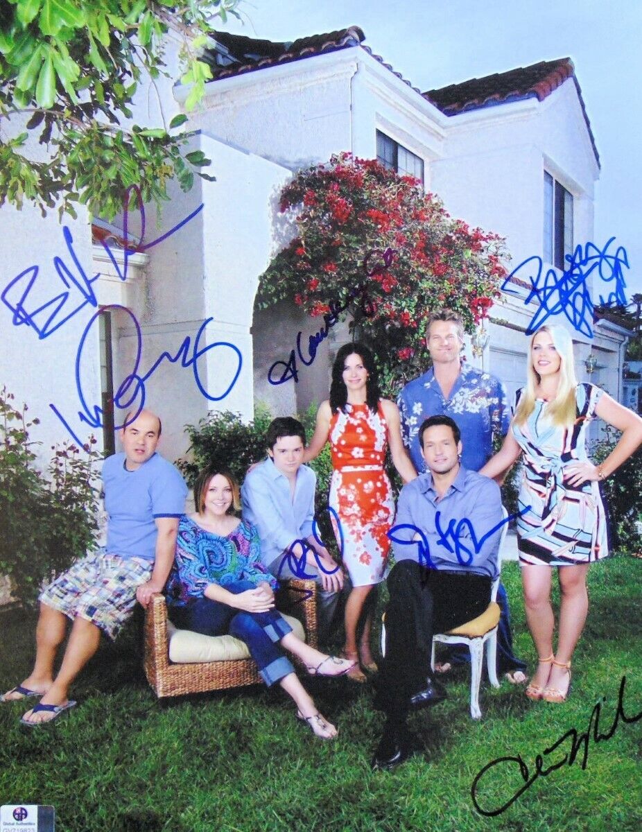 Cougartown Cast Signed Autographed 11X14 Photo Poster painting Courteney Cox Phillips + GV719823