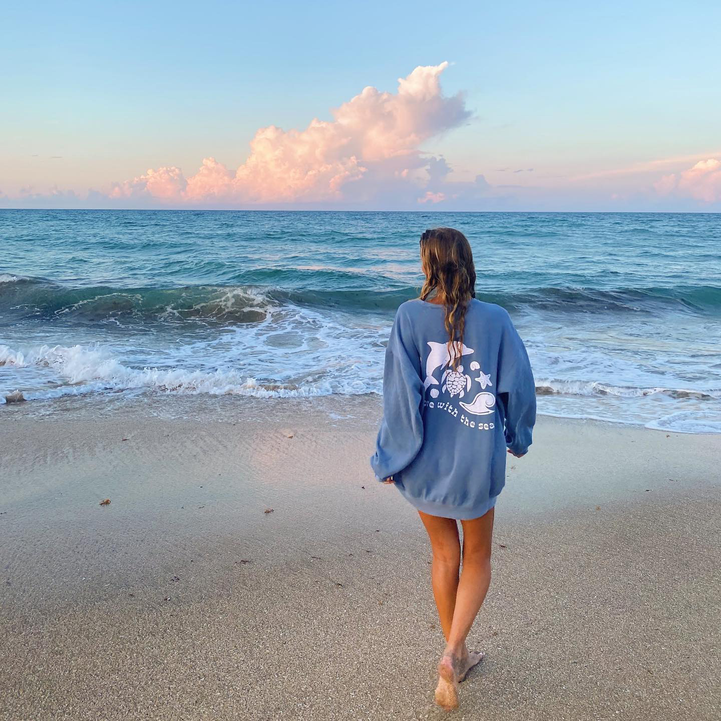 IN LOVE W/ THE SEA CREW Sweatshirts