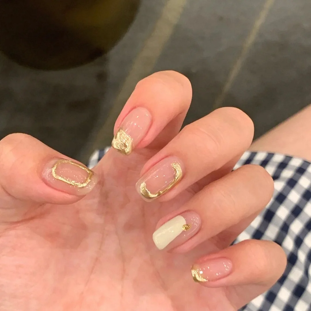 24pcs Detachable Short False Nails Minimalist Black Stripe With Diamond Wearable Fake Nails Ballet Coffin Full Cover Nail Tips-Nail Inspo