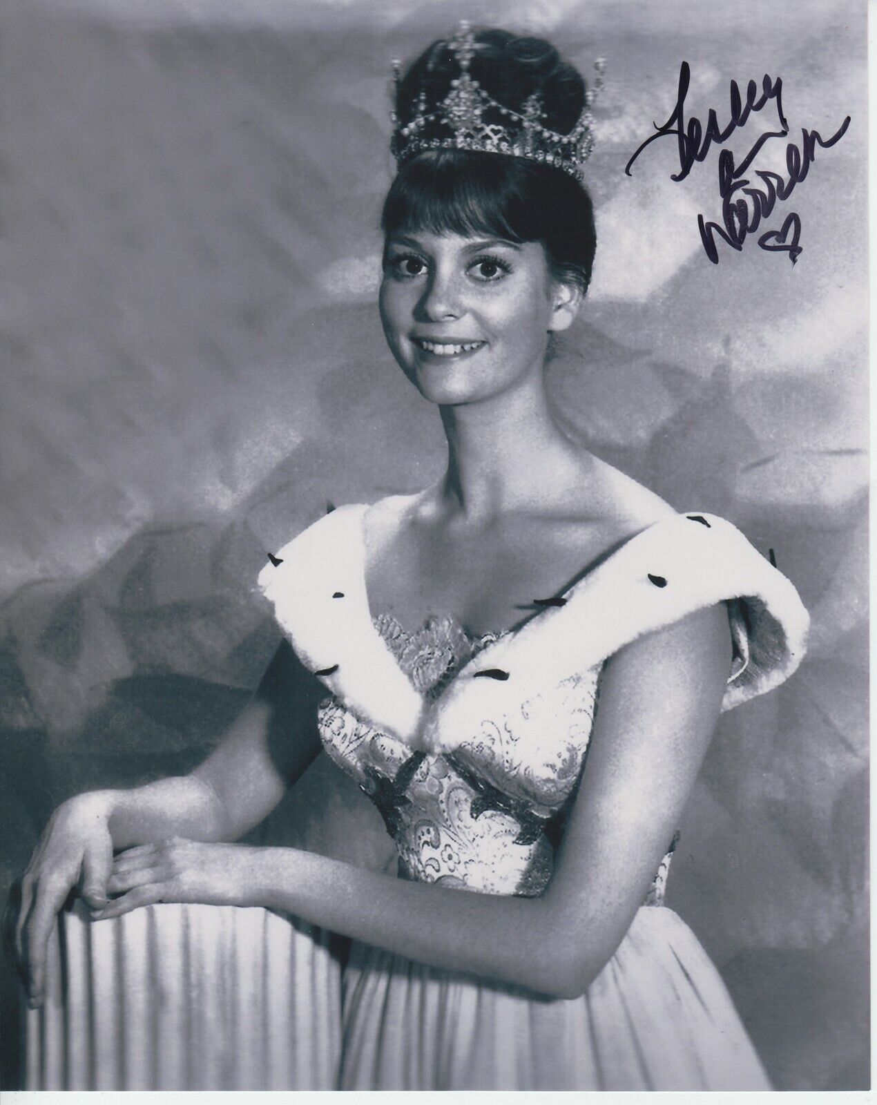 Lesley Ann Warren (Cinderella) #1 8x10 Signed Photo Poster painting w/ COA -