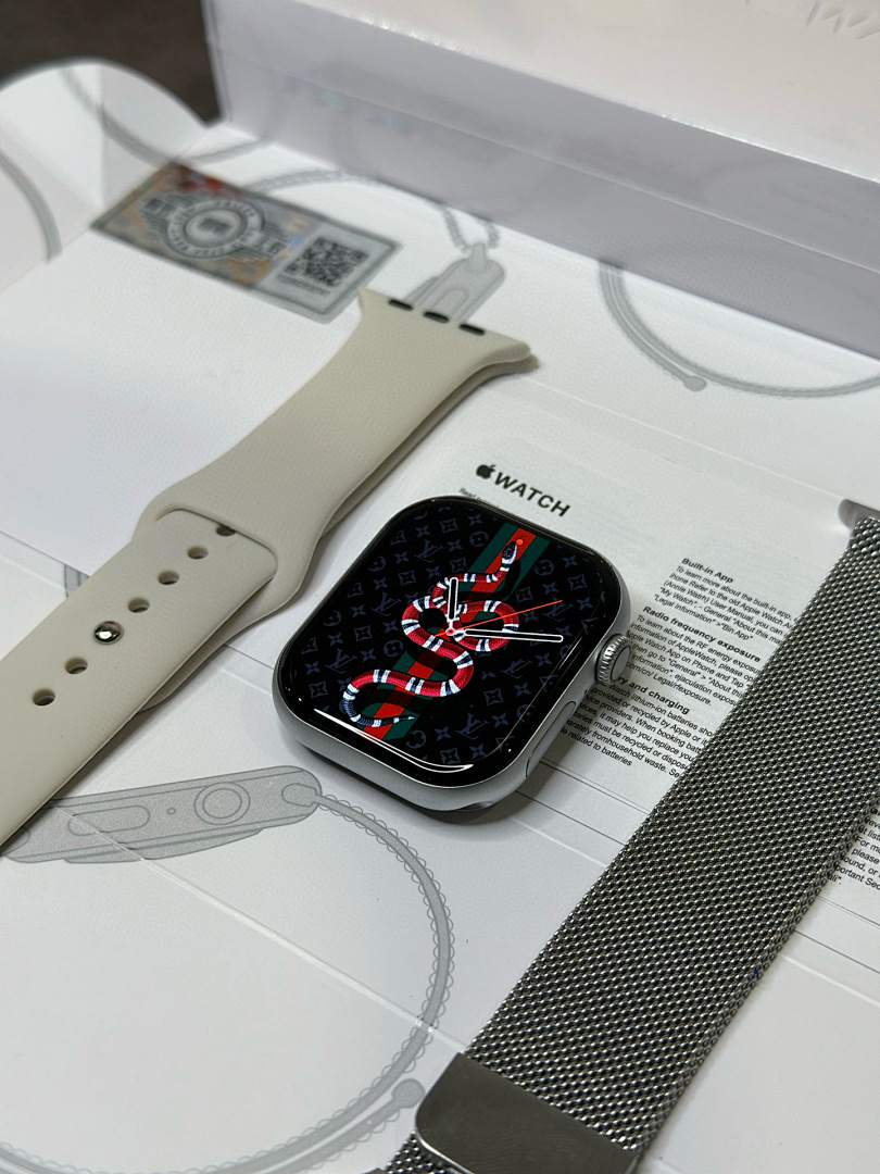 Smartwatch with Cellular SIM Card Version