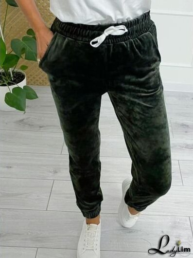 Fashionable and Minimalist garment