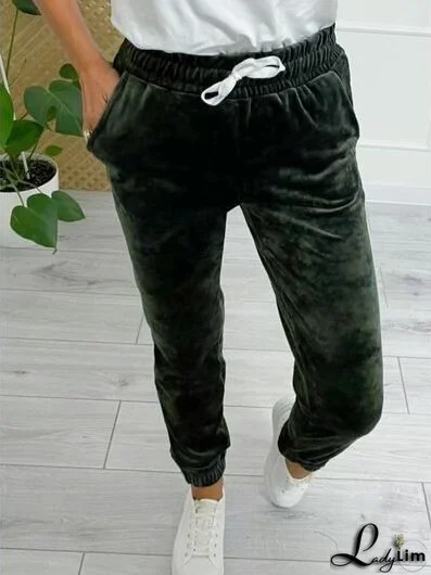 Fashionable and Minimalist garment