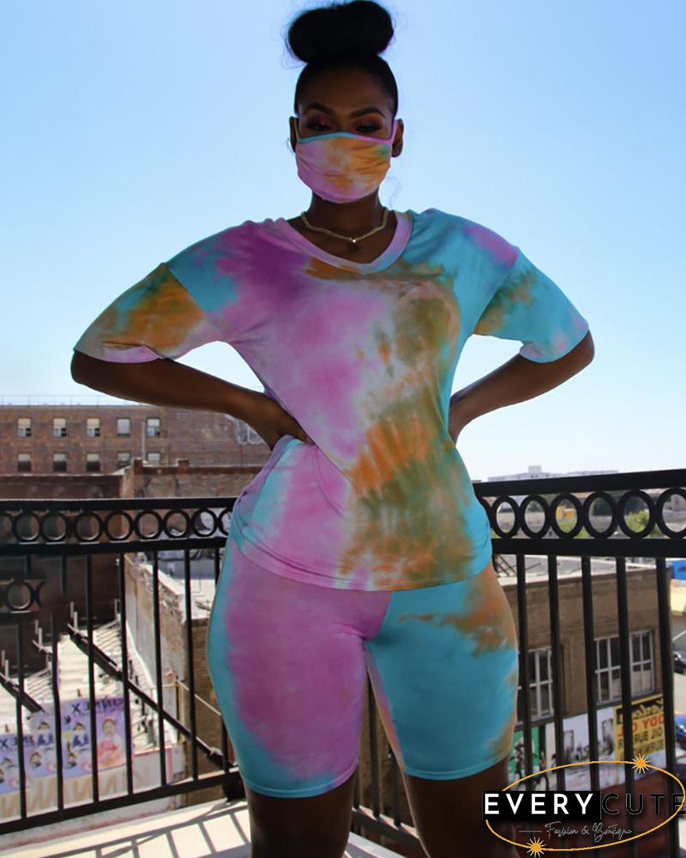 Tie Dye Print V-neck Top & Shorts Set With Face Cover P15943