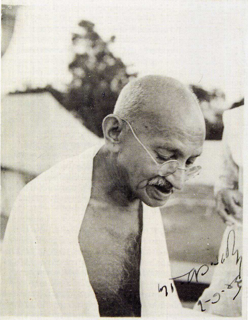 MOHANDAS 'MAHATMA' GANDHI Signed Photo Poster paintinggraph - Indian Peace Leader - preprint