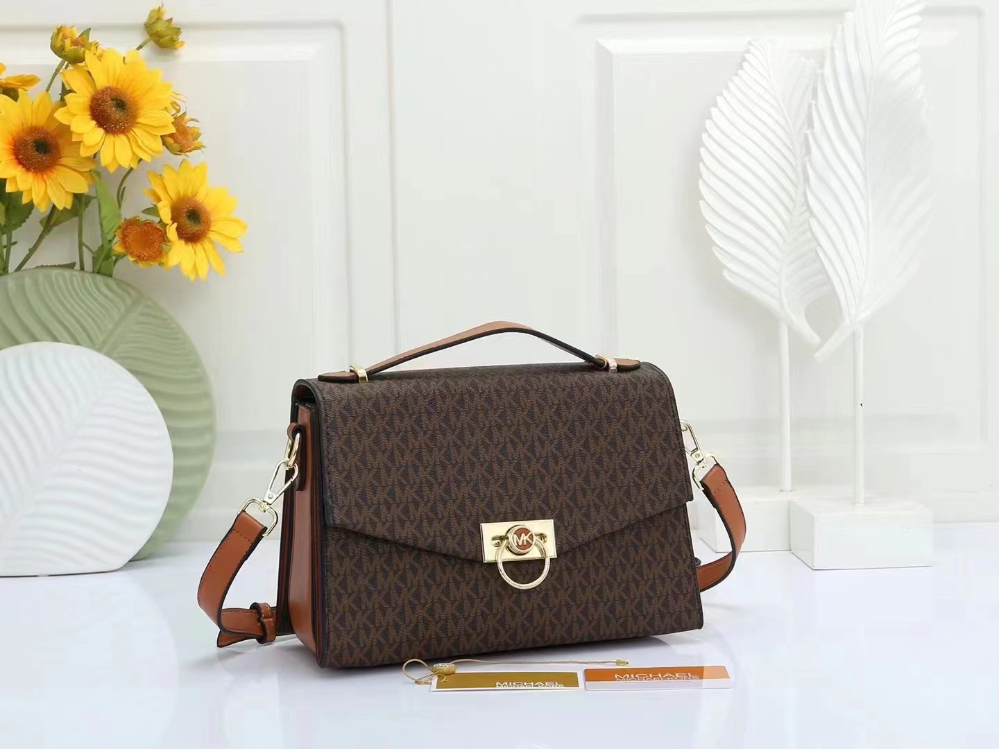 [Factory Direct Sales🔥🔥🔥] 2023 Latest MICHAEL KORS Women’s Gold Buckle Flap Envelope Shoulder Crossbody Bag - Middle East Sale💥💥💥