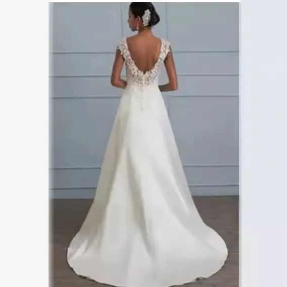 Uveng Uveng New Lace Dress European Wedding Show Low-Necked Large-Size Dress Dress Dress