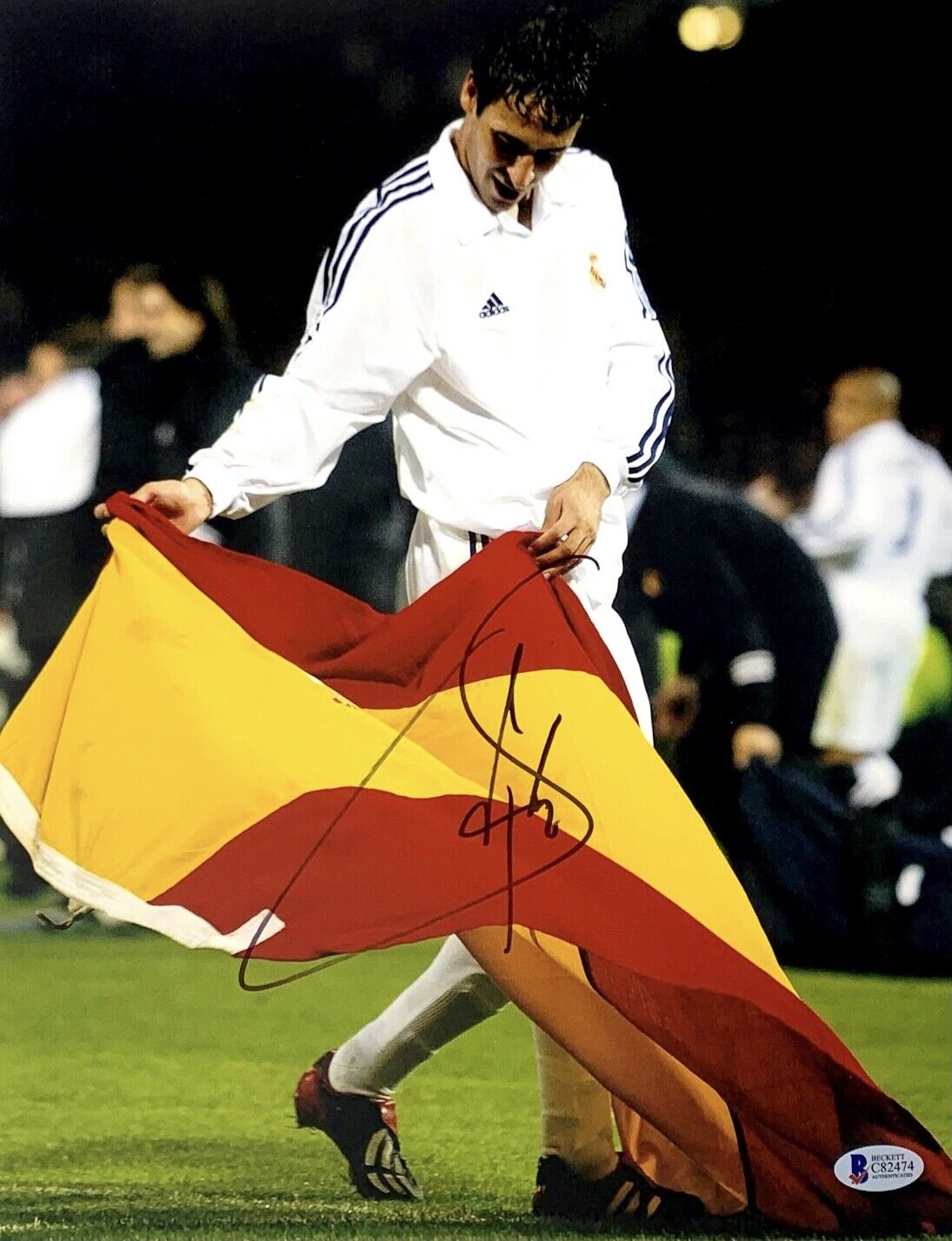 Raul Gonzalez Signed 11x14 Photo Poster painting Beckett C82474 Soccer Real Madrid