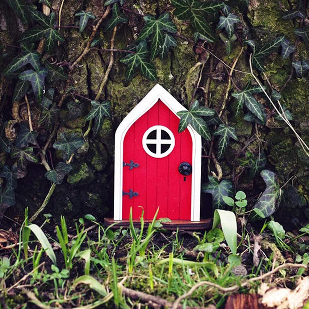 Wooden Miniature Fairy Dwarf Window Door Tree Yard Gnome Sculpture (D)