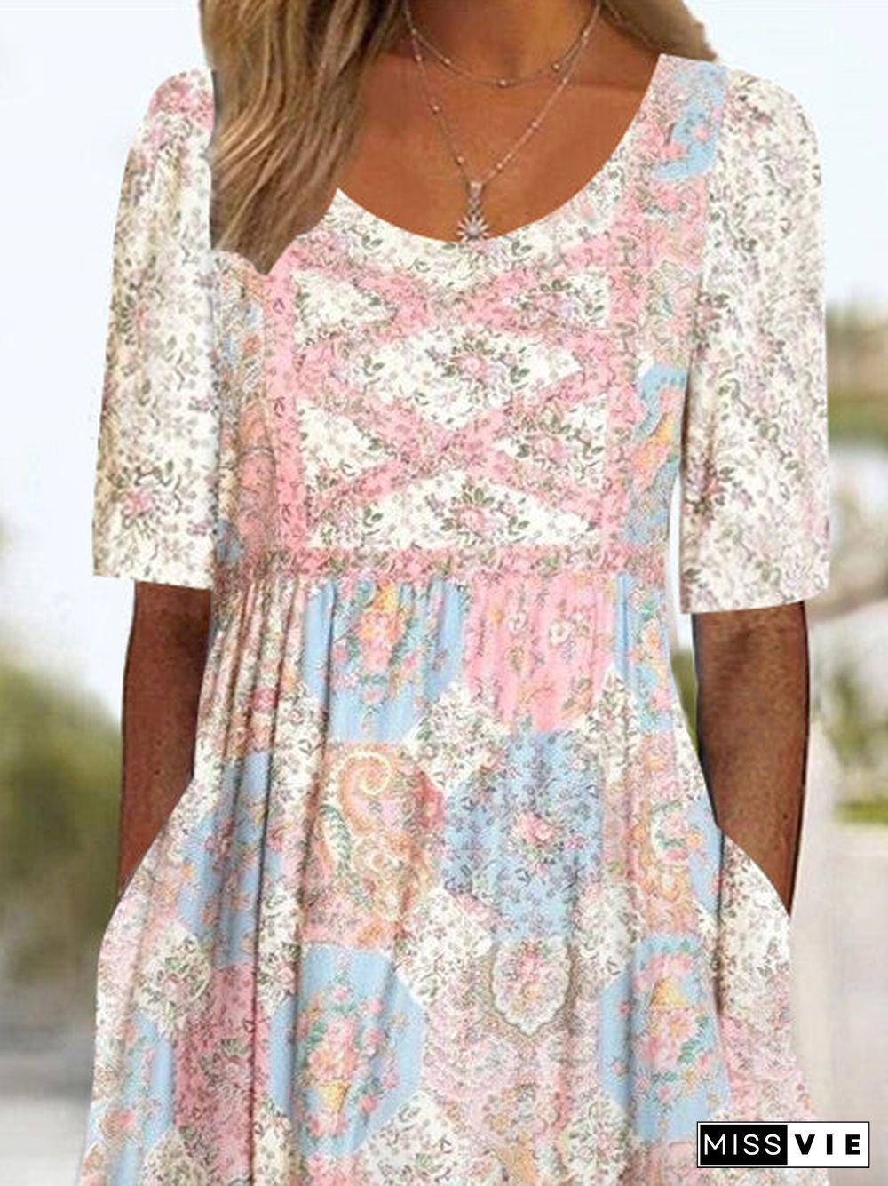 Women's Half Sleeve Scoop Neck Floral Printed Pockets Midi Dress