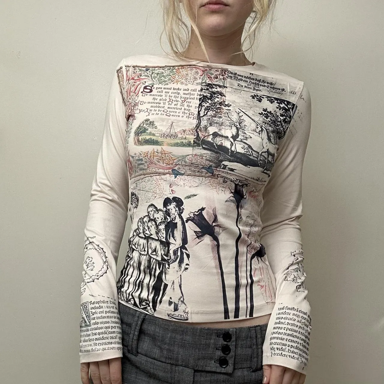 Printed long-sleeved top