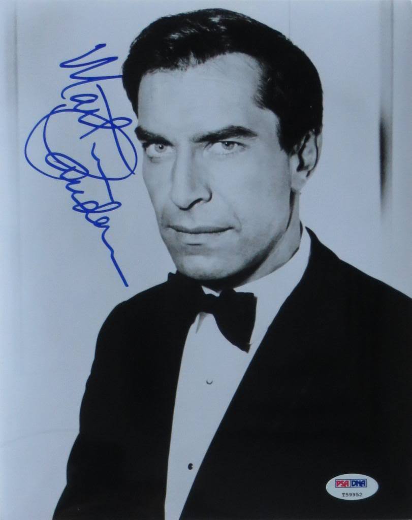 Martin Landau Signed Authentic Autographed 8x10 Photo Poster painting (PSA/DNA) #T59952