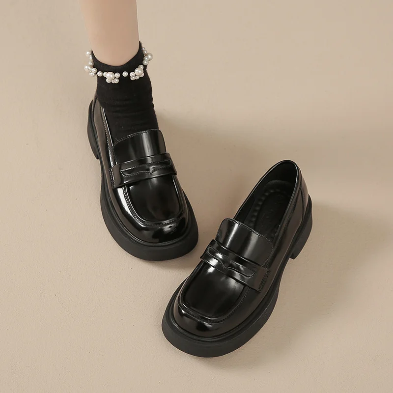 Uveng Uveng New Shallow Mouth British Style Student Single Shoes Korean Version Of College Style Happy Shoes With Skirt Small Leather Shoes Woman